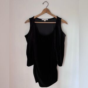 Black velvet Boston proper top cutout shoulders size X-Large